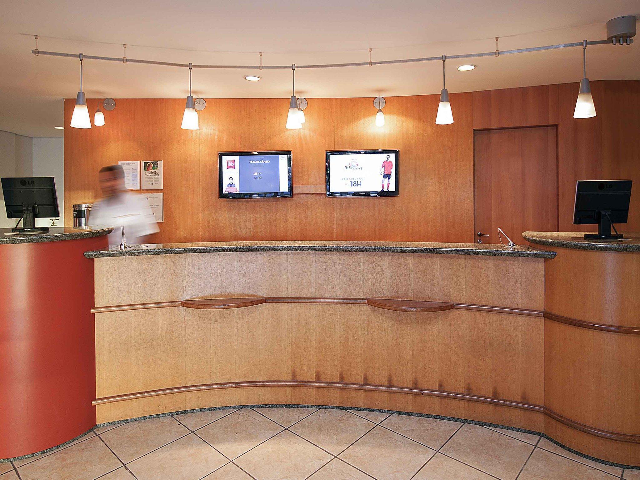 Ibis Vitoria Aeroporto Hotel Exterior photo